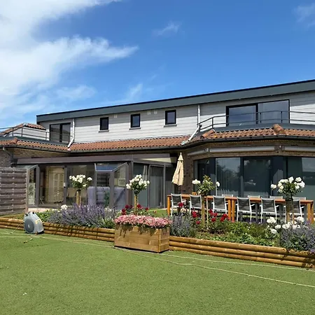 De Golfbreker Villa