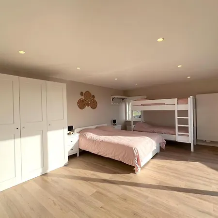 De Golfbreker Villa *